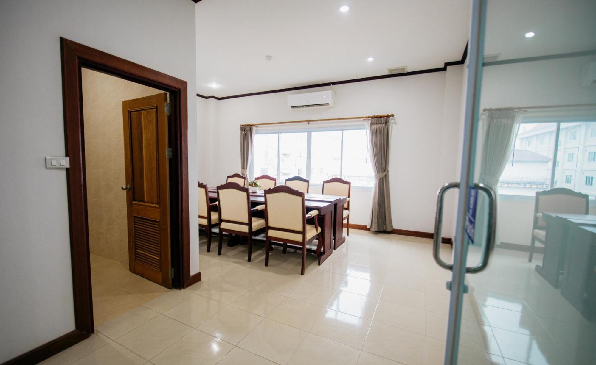 Sisombat Plaza Hotel Vang Vieng Exteriér fotografie
