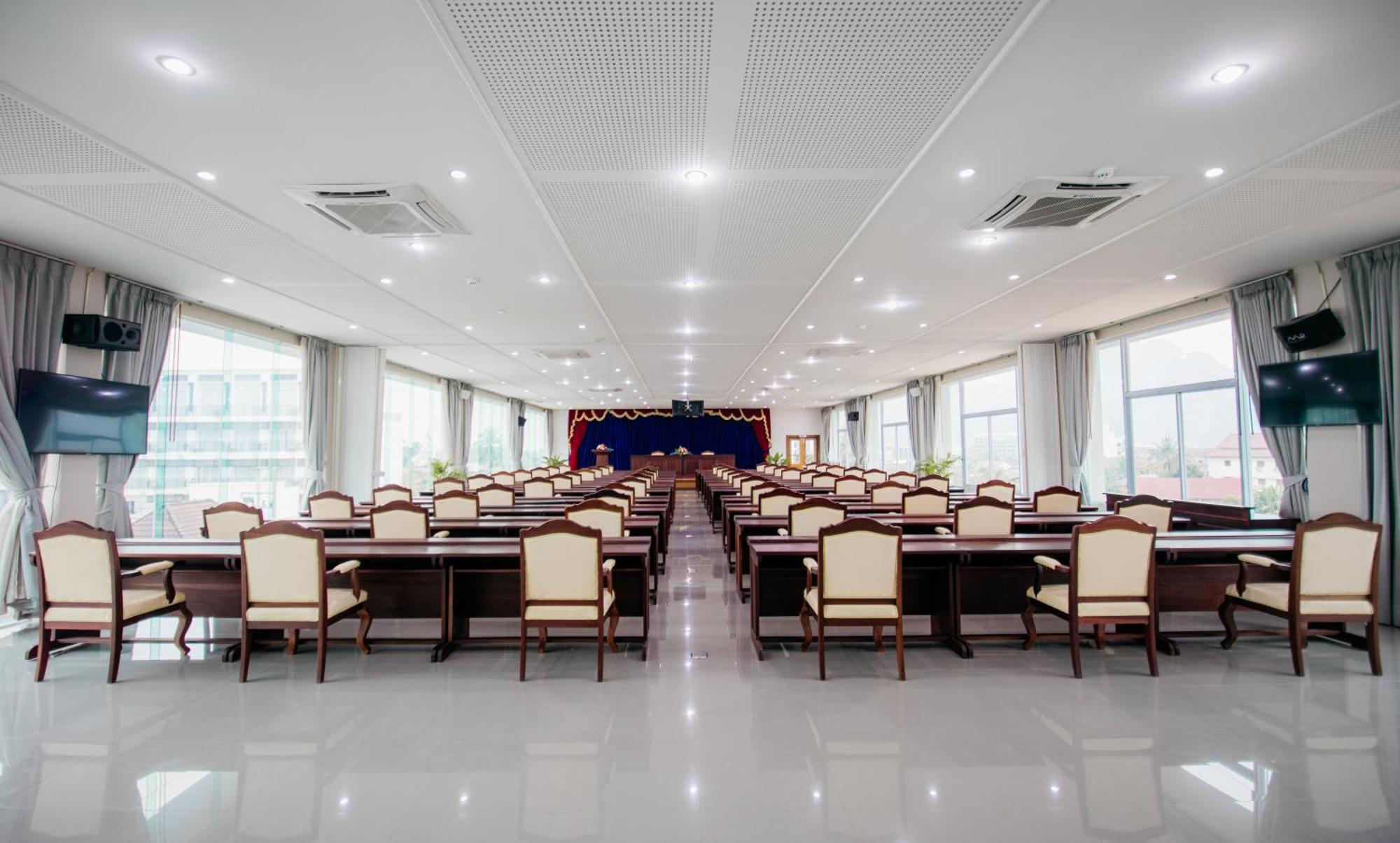 Sisombat Plaza Hotel Vang Vieng Exteriér fotografie