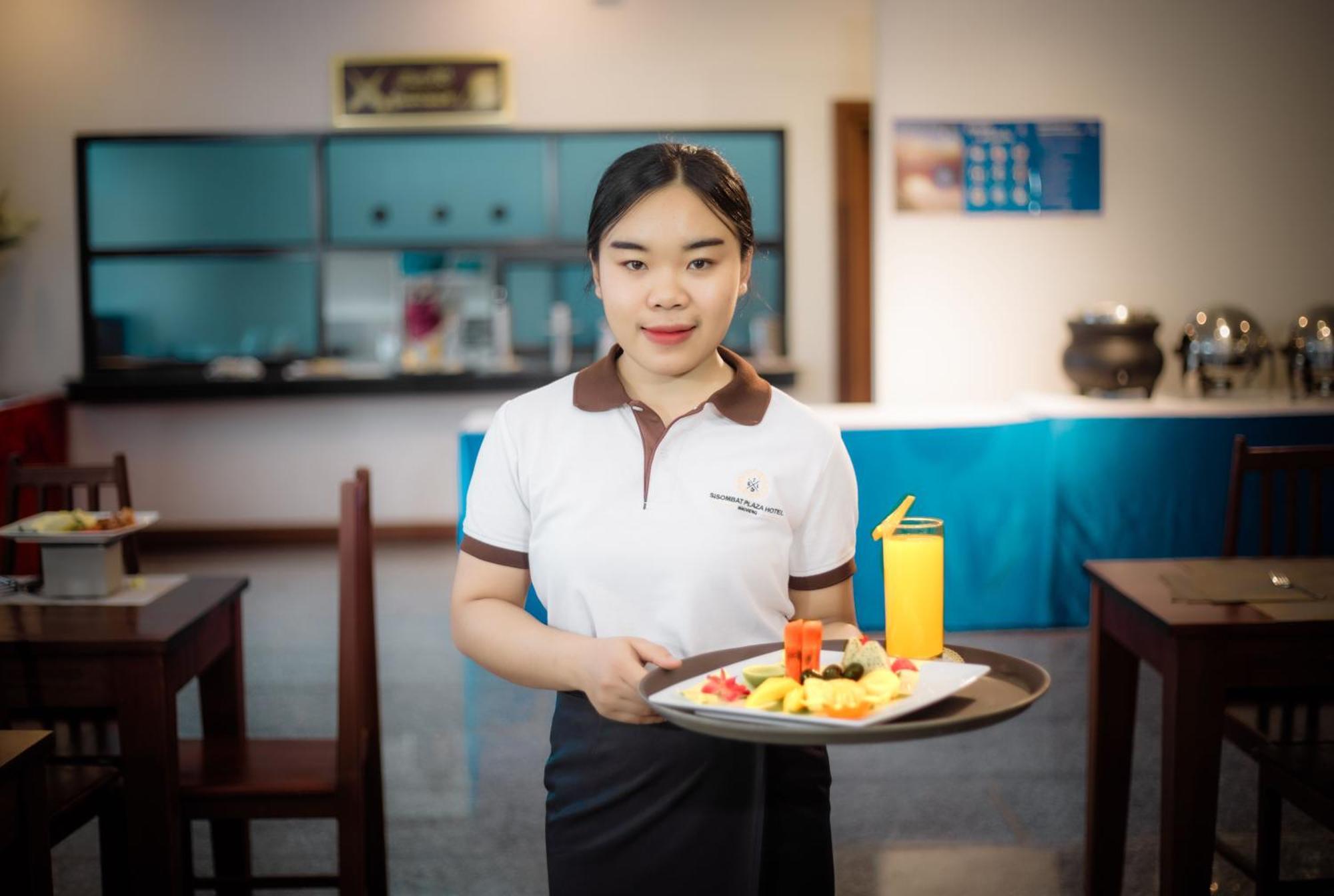 Sisombat Plaza Hotel Vang Vieng Exteriér fotografie