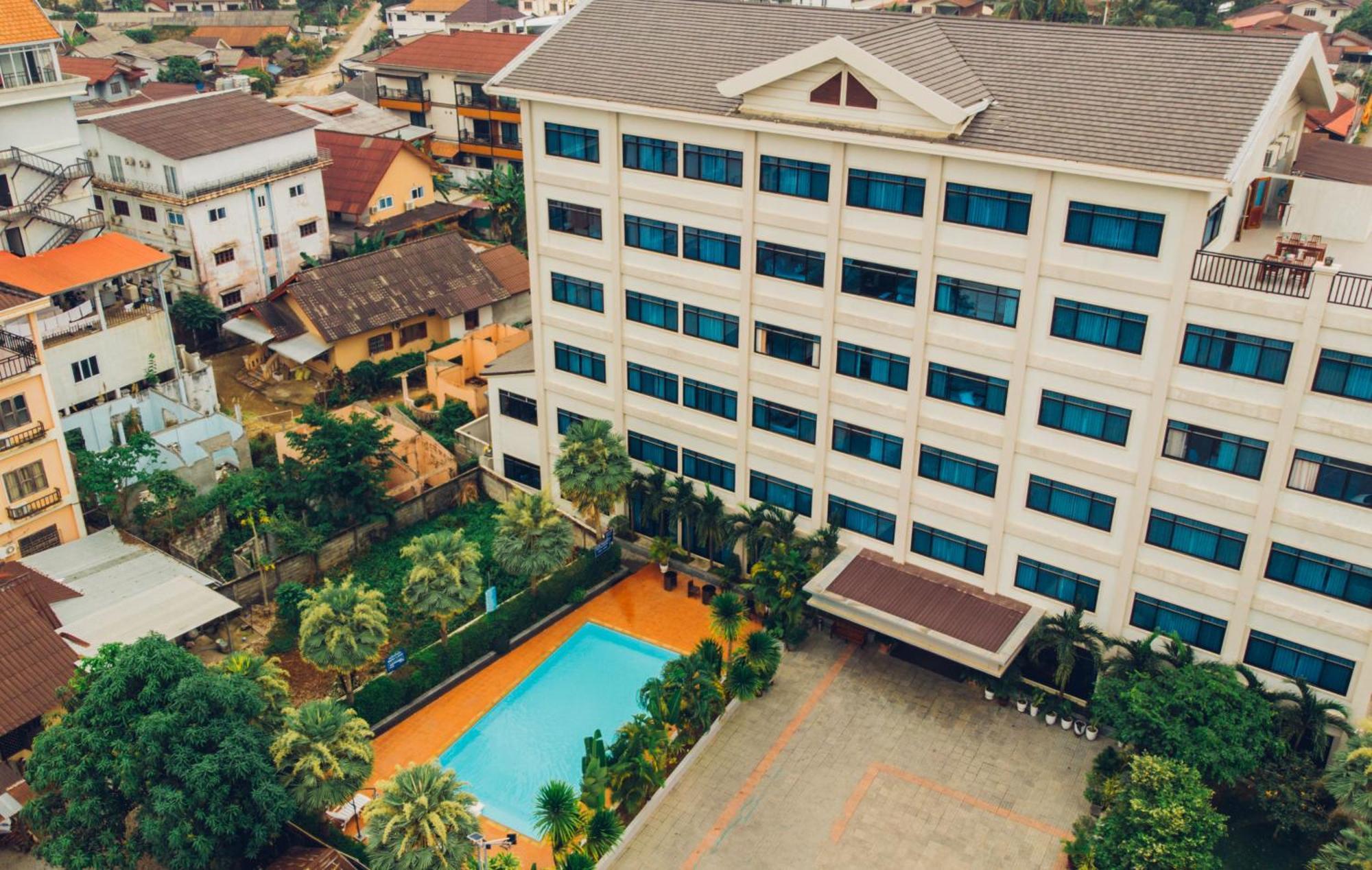 Sisombat Plaza Hotel Vang Vieng Exteriér fotografie