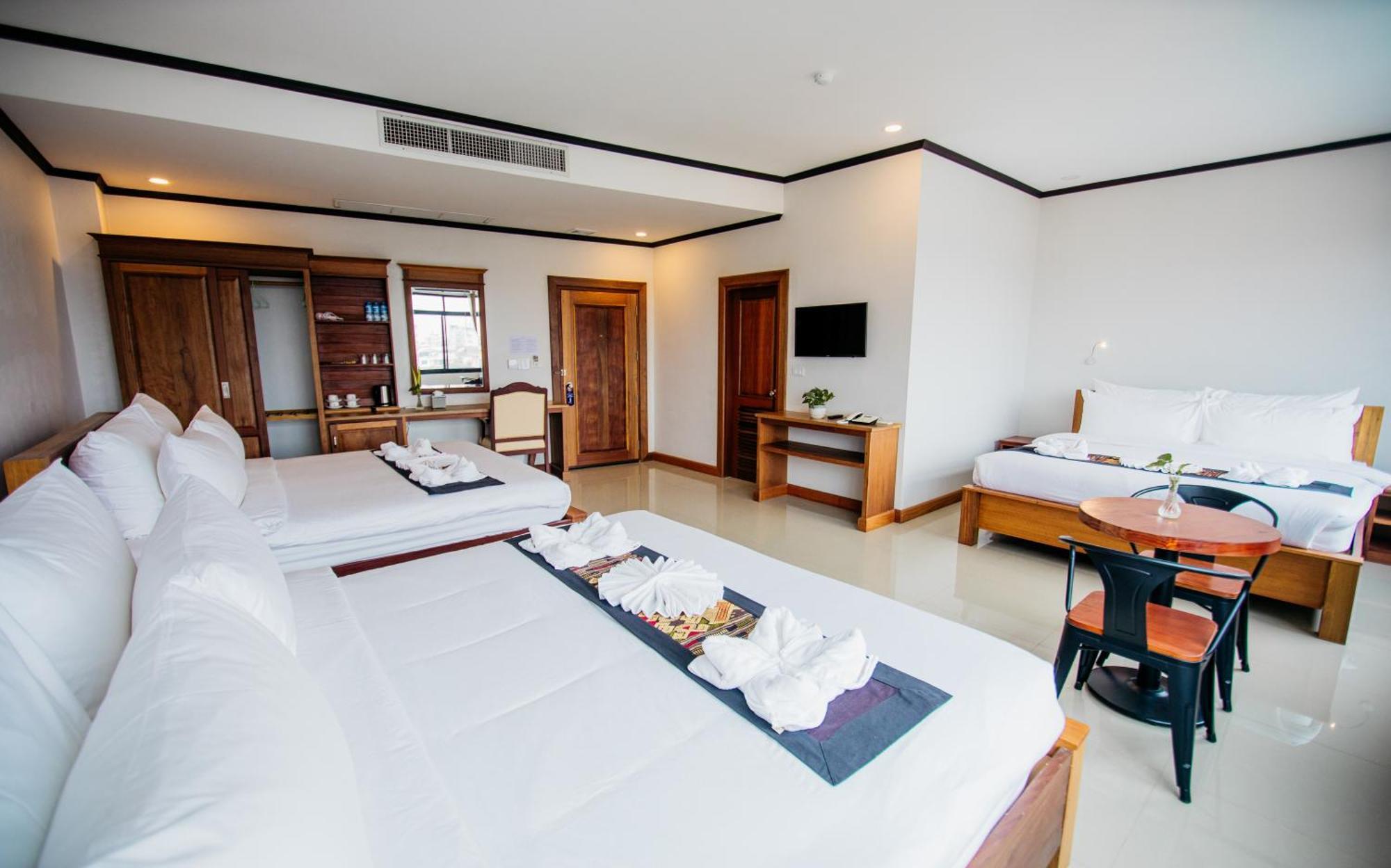 Sisombat Plaza Hotel Vang Vieng Exteriér fotografie