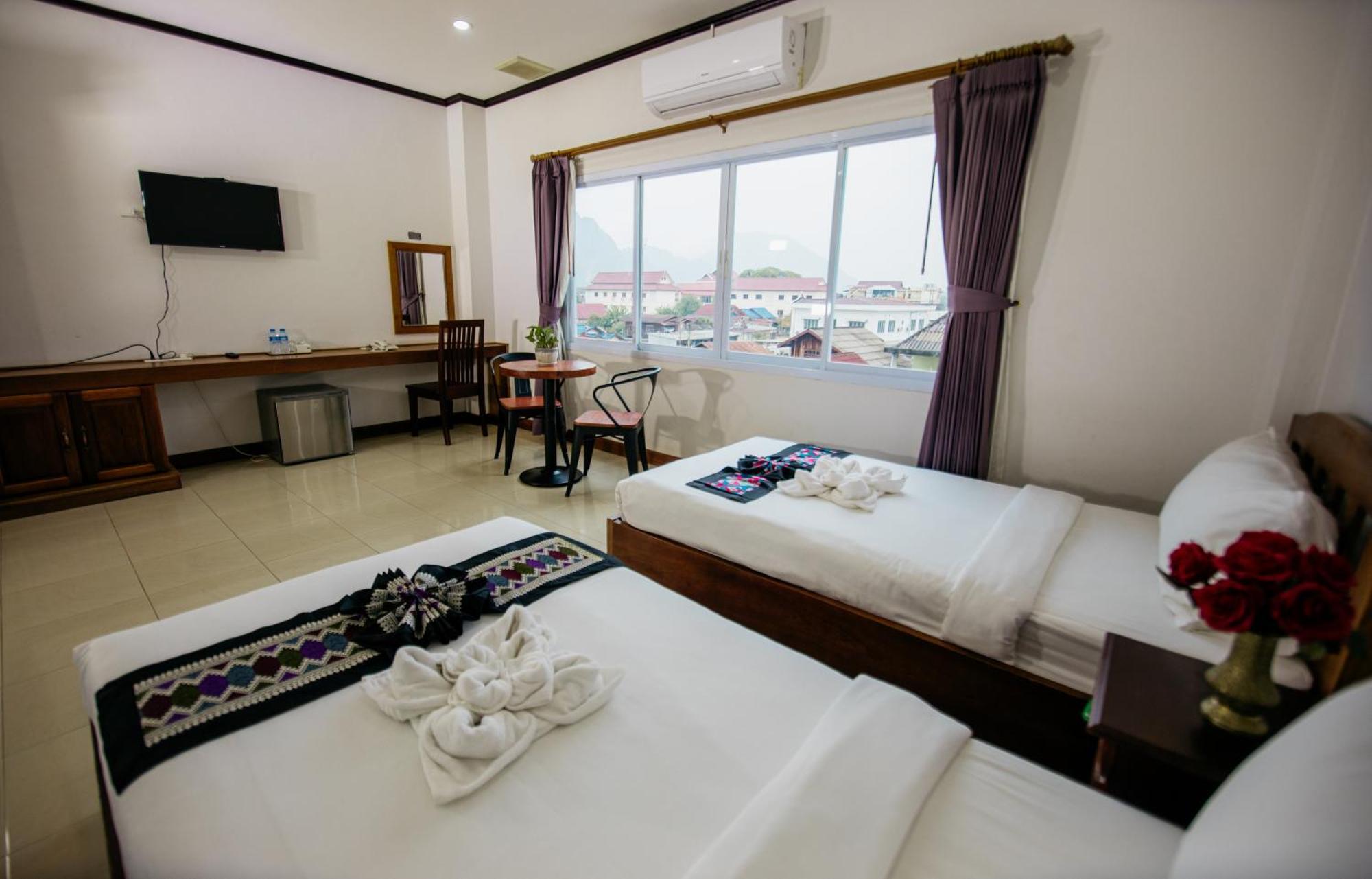Sisombat Plaza Hotel Vang Vieng Exteriér fotografie