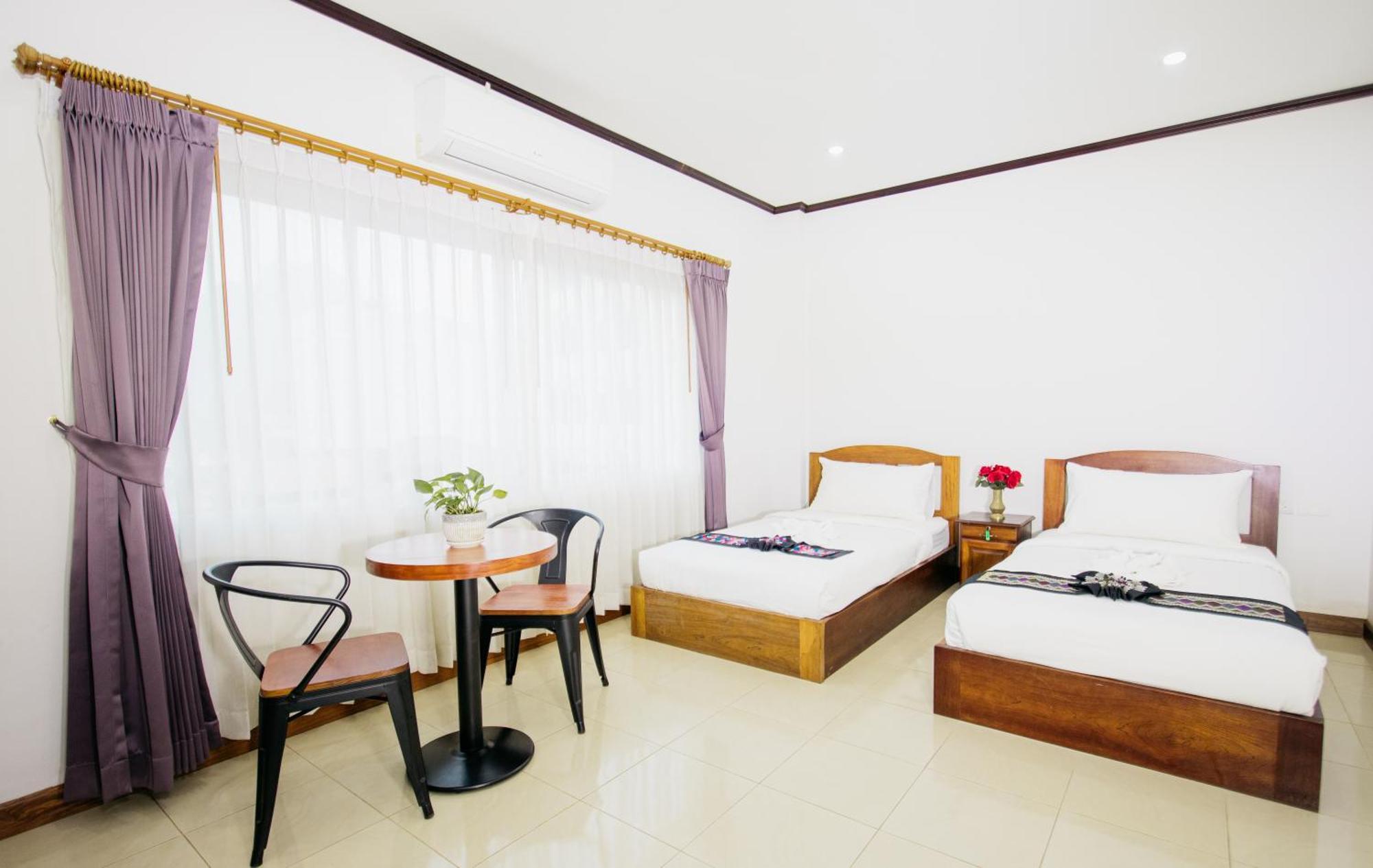 Sisombat Plaza Hotel Vang Vieng Exteriér fotografie