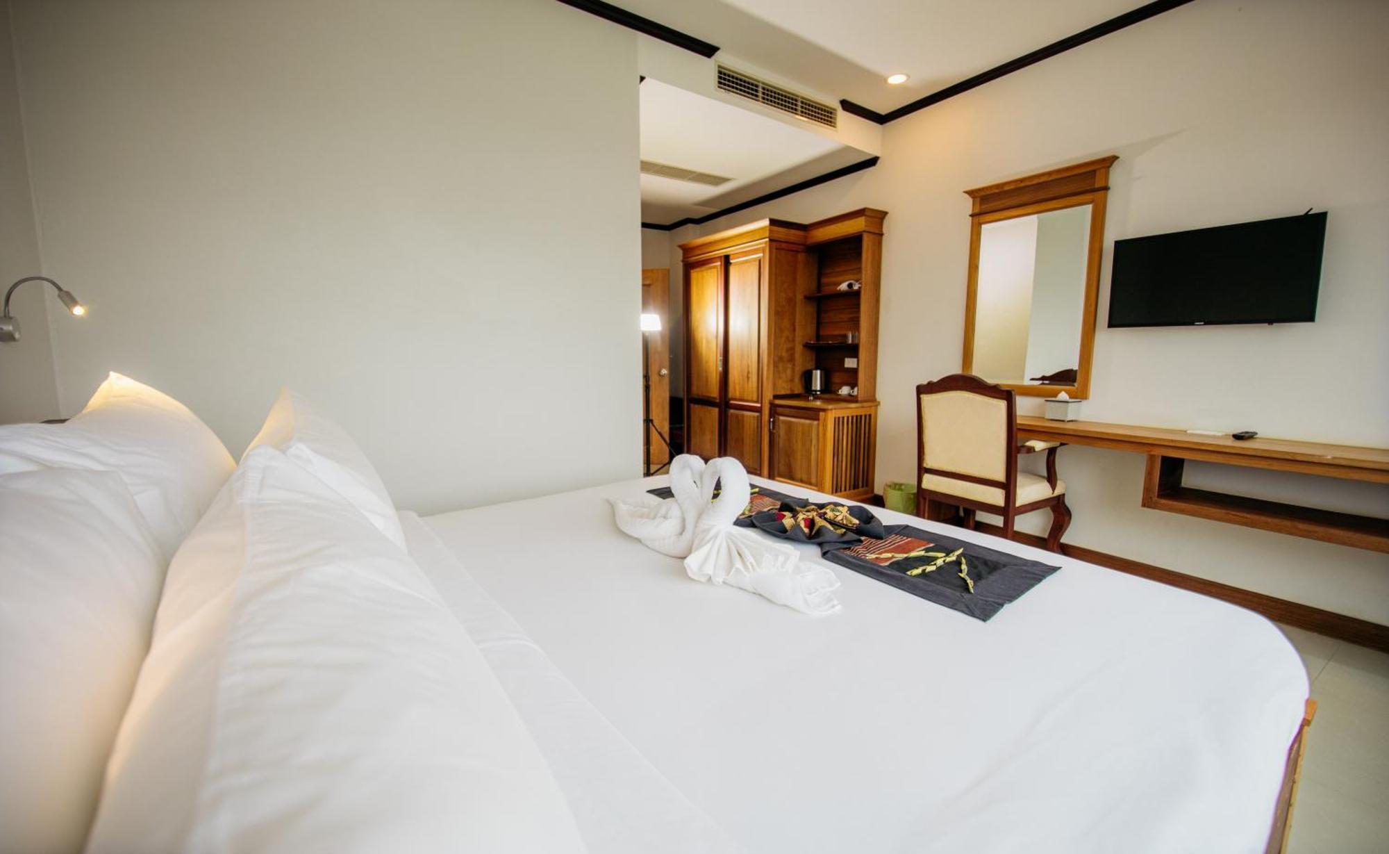 Sisombat Plaza Hotel Vang Vieng Exteriér fotografie