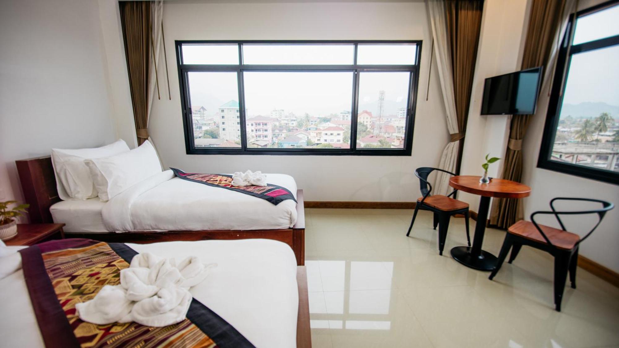 Sisombat Plaza Hotel Vang Vieng Exteriér fotografie