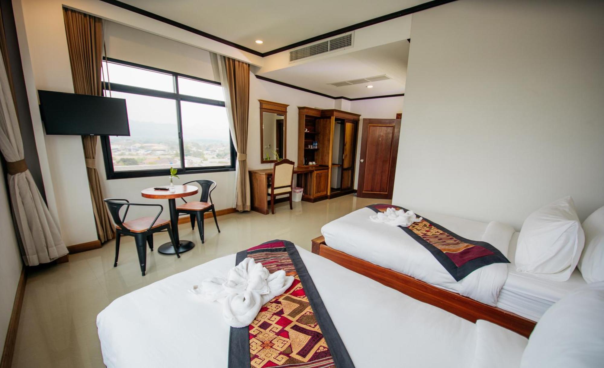 Sisombat Plaza Hotel Vang Vieng Exteriér fotografie