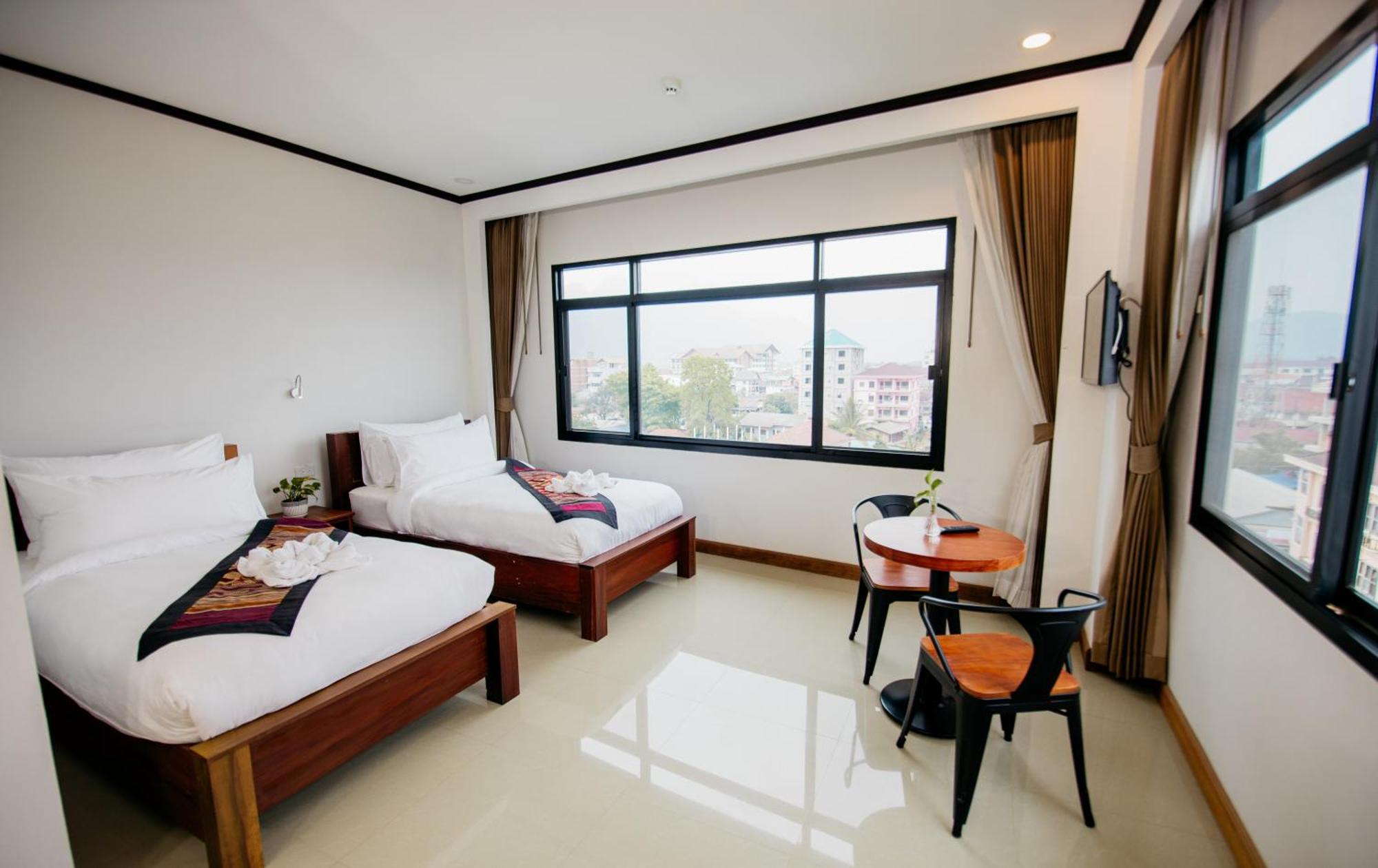 Sisombat Plaza Hotel Vang Vieng Exteriér fotografie