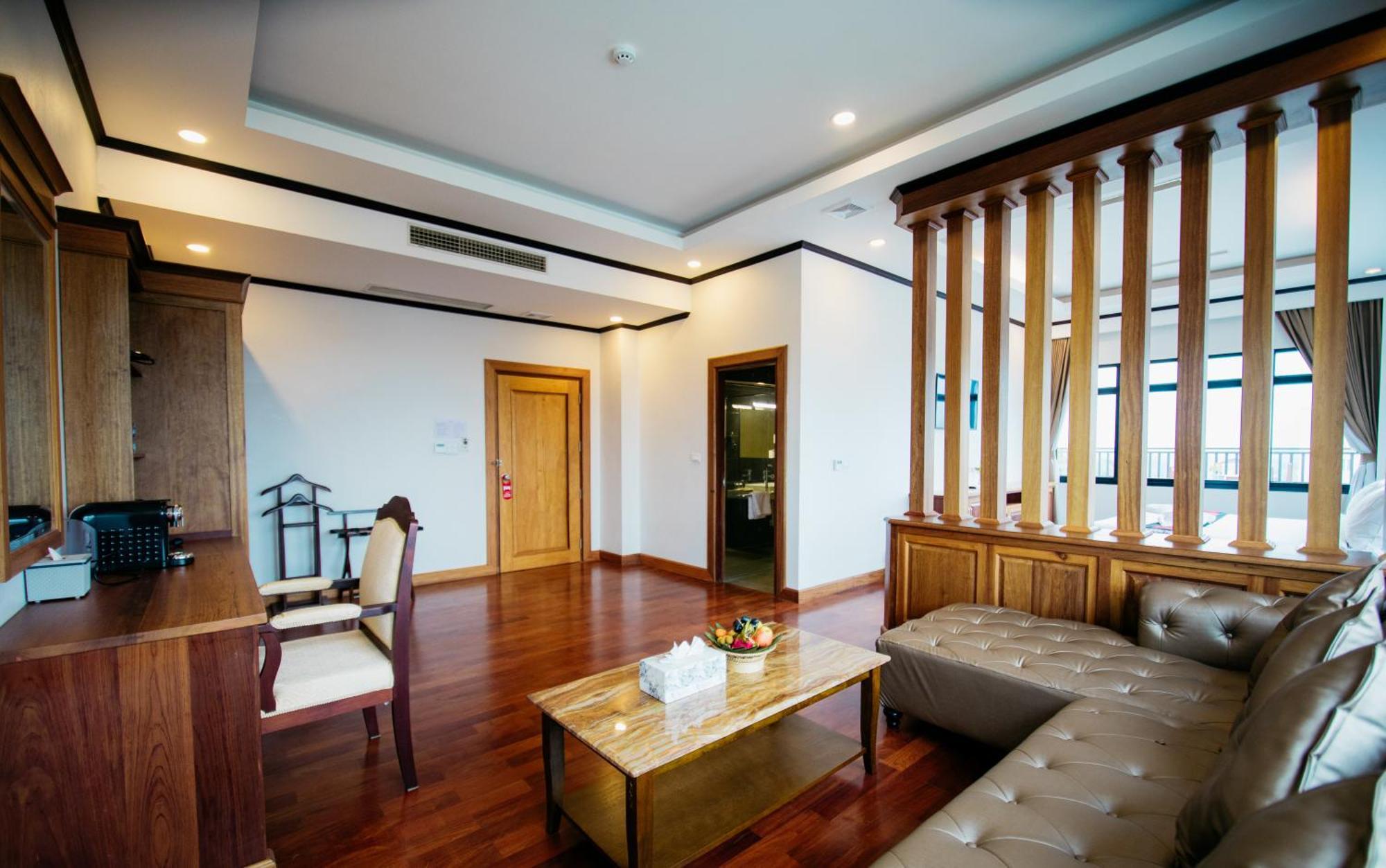 Sisombat Plaza Hotel Vang Vieng Exteriér fotografie
